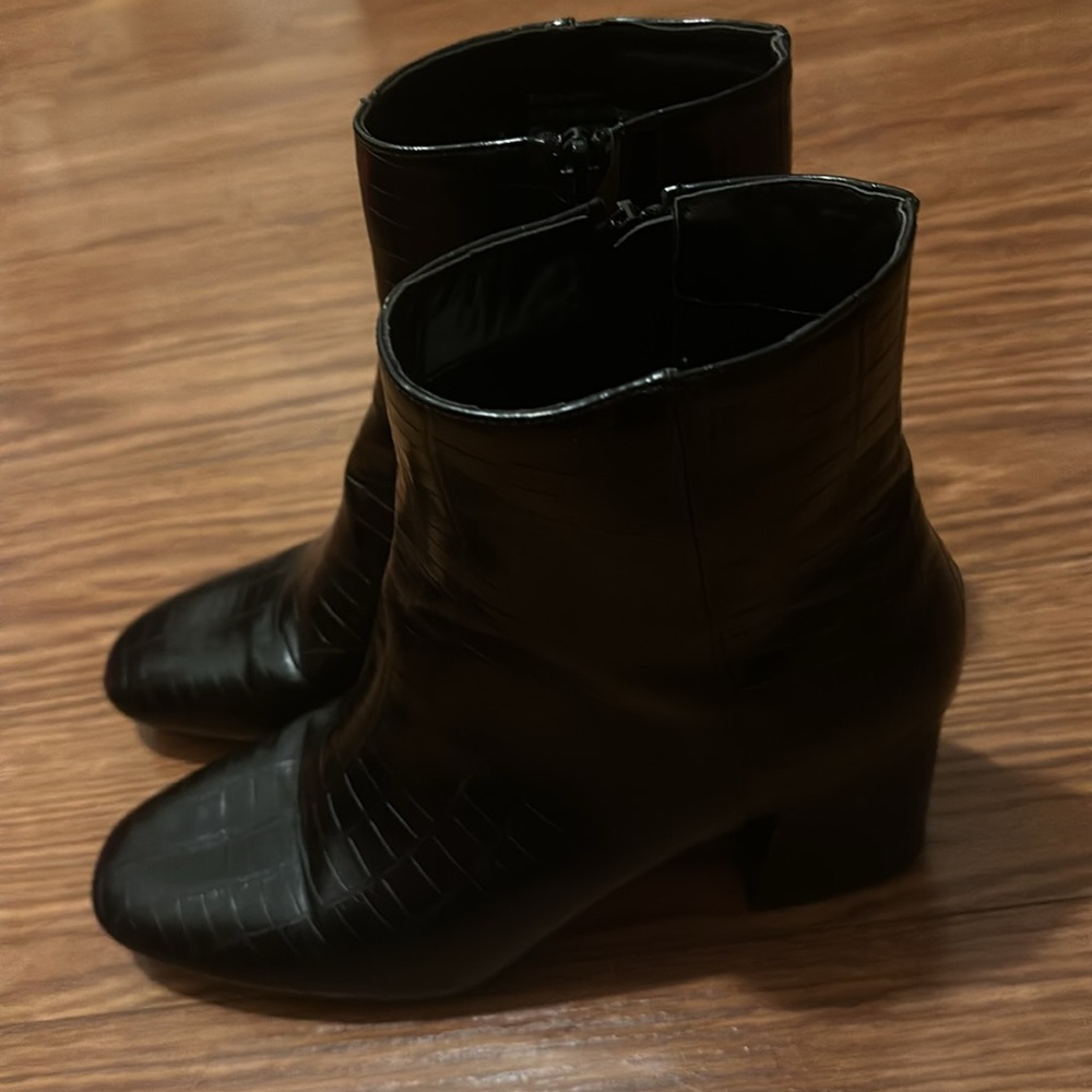 Ankle boots - Picture 2 of 3